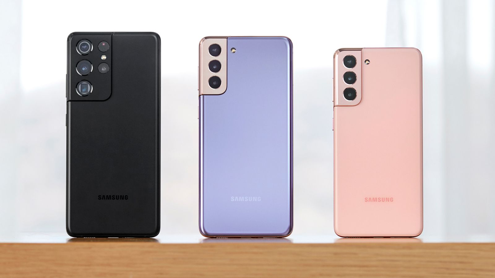 Samsung Galaxy S21 Series theo thứ tự từ trái qua phải gồm Galaxy S21 Ultra - Galaxy S21 Plus - Galaxy S21